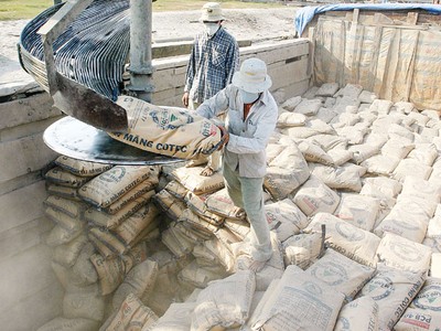 Tăng giá xi măng và nỗi lo mất thị phần xuất khẩu